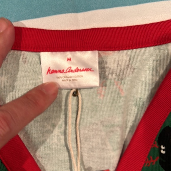 ⭐️ NWT Hanna Andersson Christmas pups women’s pajama top, size M - Picture 3 of 7